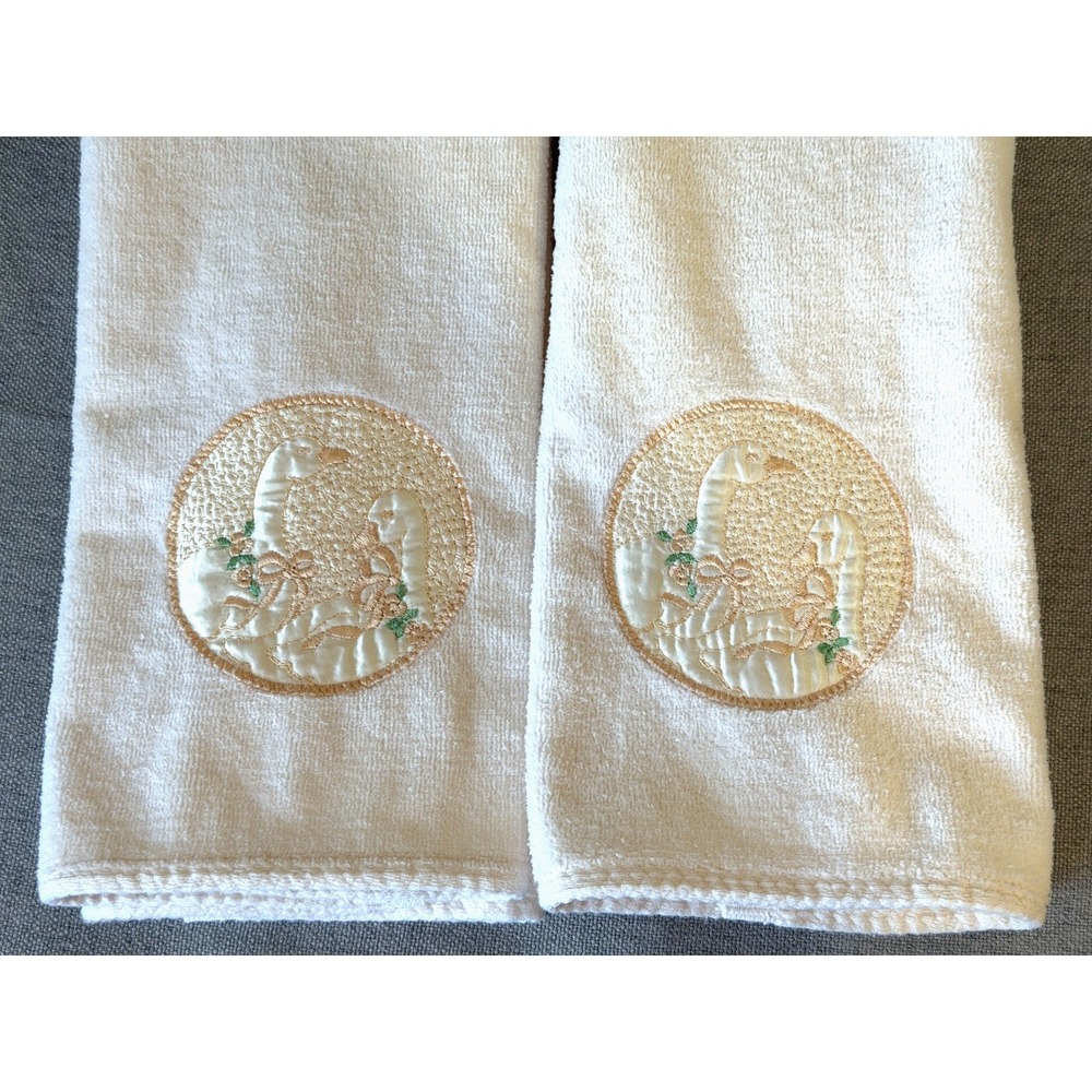 Vintage Swan Appliqué Towels Set 2 Made in USA Romantic Cottage Bath Decor 30x16